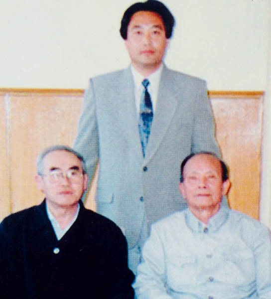 1997年5月，永君于博士论文答辩后与二位恩师合影